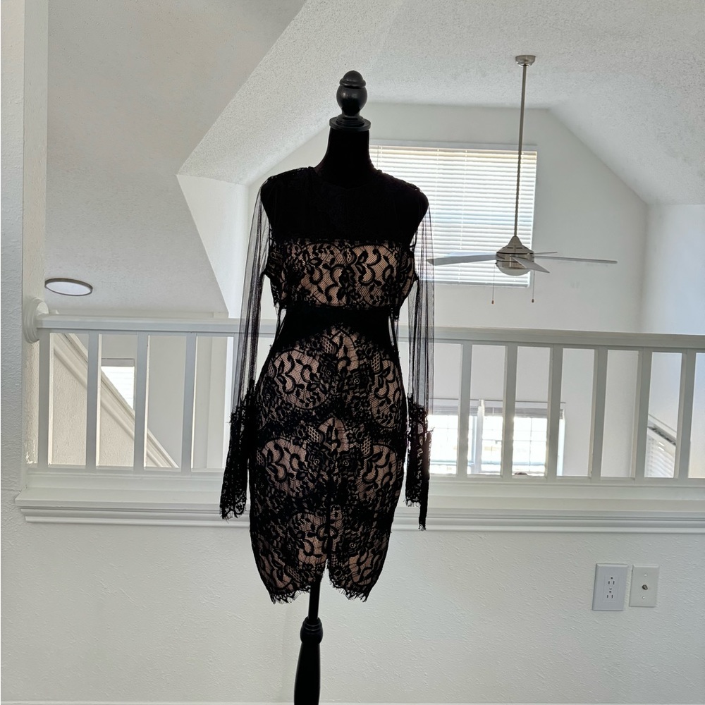 Forever 21 long sleeve lace mini dress